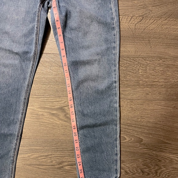 American Eagle Mom Jeans, Medium Wash, Size 4 - Picture 5 of 6